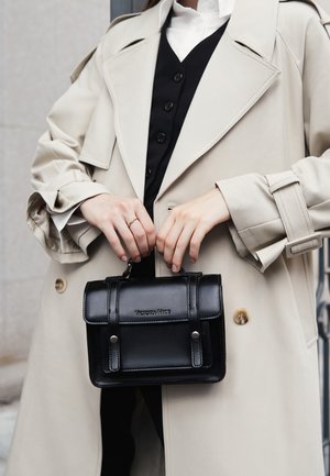 Victoria Hyde SATCHEL - Bolso de mano - schwarz