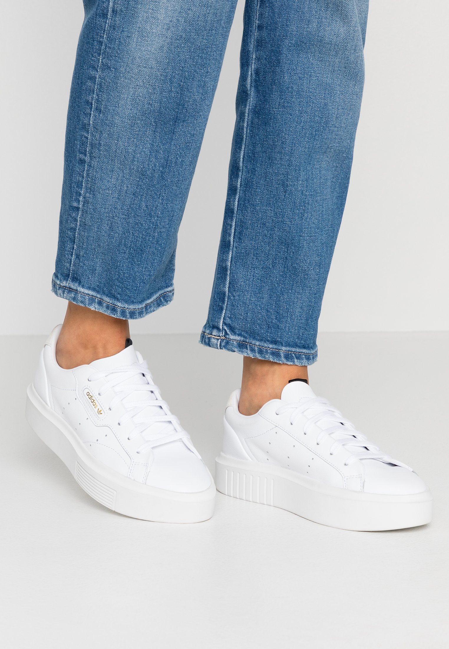adidas Originals SLEEK SUPER - Baskets basses - footwear white/crystal white/core black/blanc - ZALANDO.FR adidas Originals SLEEK SUPER - Baskets basses - footwear white/crystal white/core black/blanc - ZALANDO.FR
