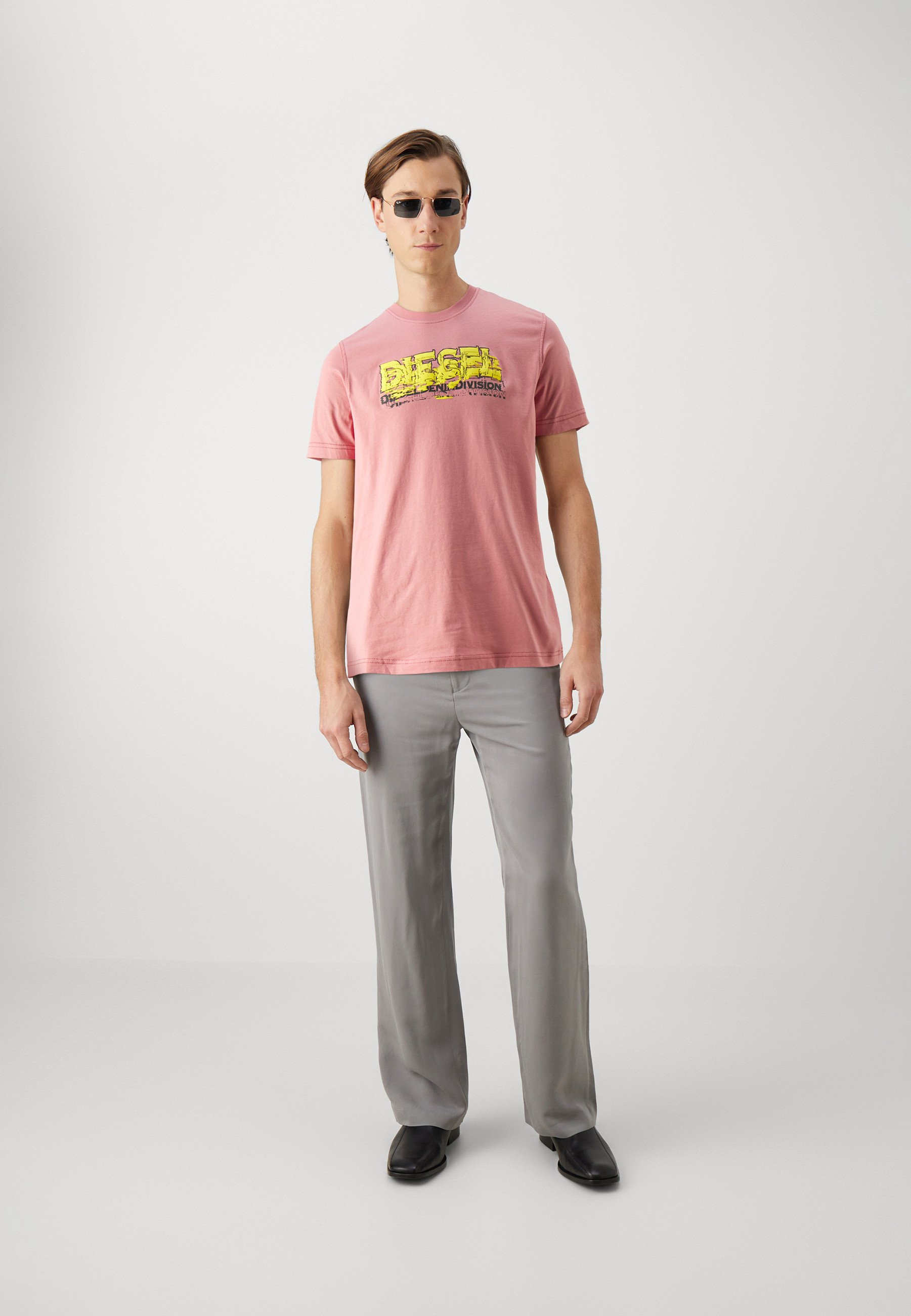 Diesel T-DIEGOR-K70 - Print T-shirt - pink - Zalando.co.uk