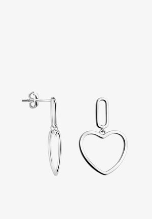 Orecchini a goccia in argento con un pendente a forma di cuore e un anello rettangolare. Finitura liscia con una texture lucida.