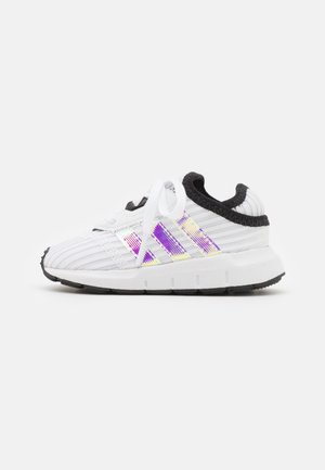 SWIFT RUN X I UNISEX - Zapatillas - footwear white/core black