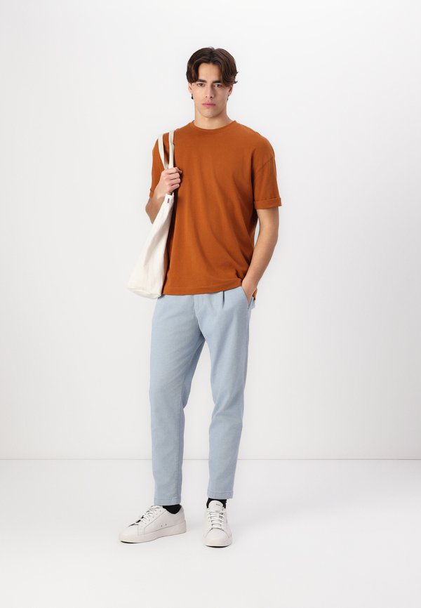 THILO - Basic T-shirt2