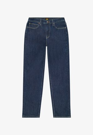 Mørkeblå denimjeans med lige ben-design, fem lommer, diskret syninger og messingbeslag på taljebåndet og lommerne.