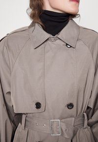 Gestuz Trenčkot - beige