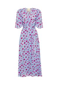 Jasnoniebieska sukienka o kroju kopertowym z krótkimi puff sleeves, zdobiona kwiatowym wzorem w kolorach różowym, fioletowym i białym. Wiązana w talii. Miękka tekstura.