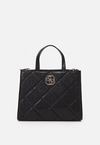 Zwarte leren handtas met een doorgestikt ontwerp, voorzien van een geëtst monogrampatroon en een goudkleurig hardware-logo-accent aan de voorkant.