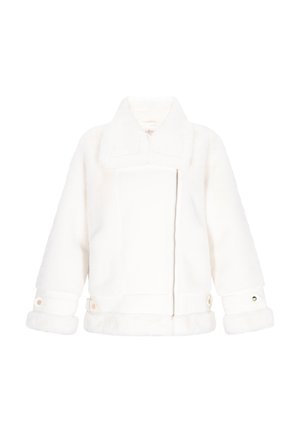 Witte nepbontjas met brede kraag, asymmetrische voorkeursrits, mouwbanden en verstelbare zijsluitingen.
