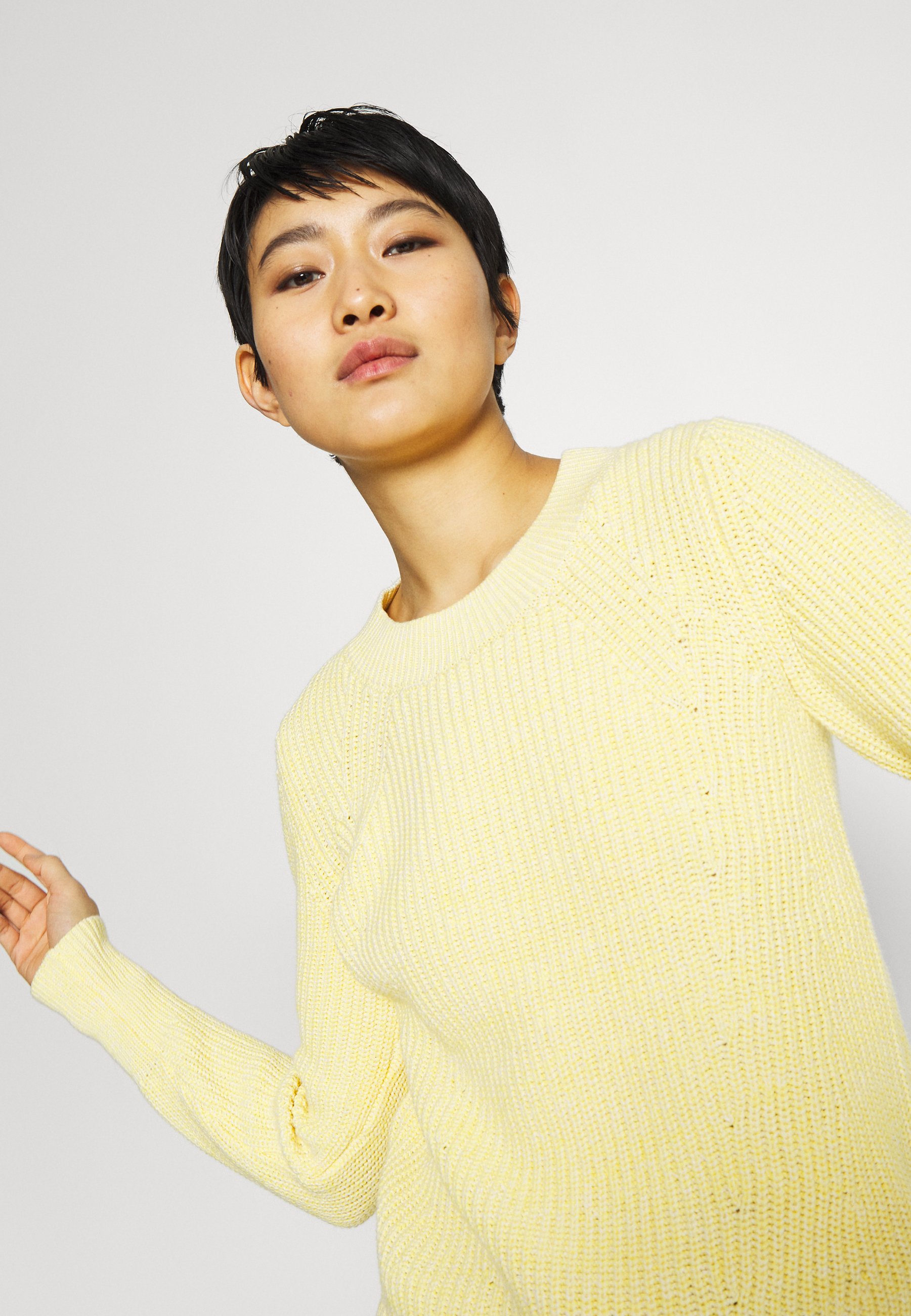 gap yellow sweater