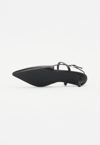 Thumbnail Image 8