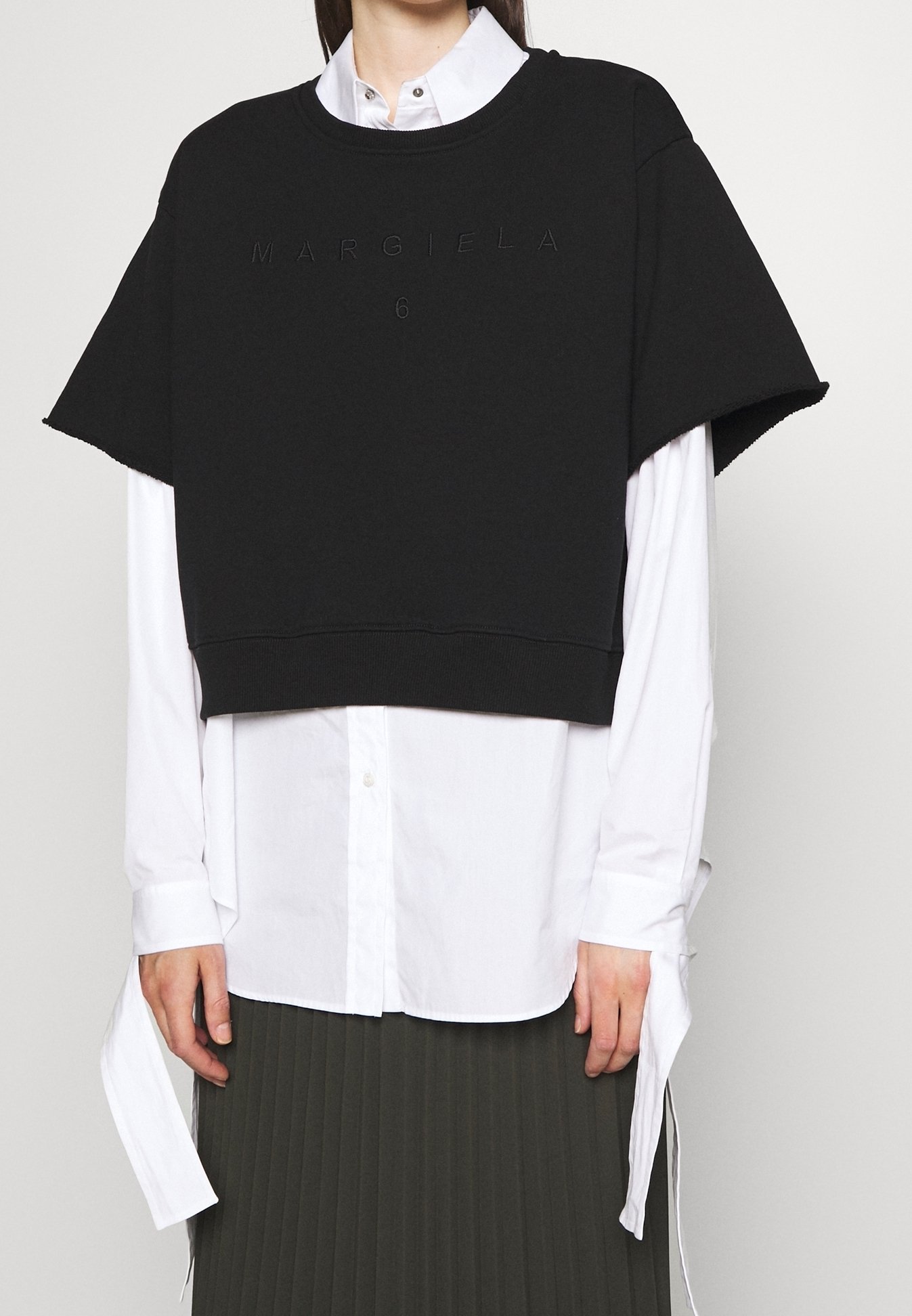 【送料&関税込】MM6 Maison Margiela Sweatshirt With Logo MM6 Maison Margiela Sweatshirt - black/noir - (Seconde main