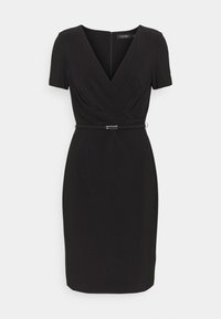 Černé zavinovací šaty s krátkými rukávy, výstřihem do V a přiléhavým střihem. Vrchol zdobí stříbrná přezka na pásku v pase. Hladká textura látky.