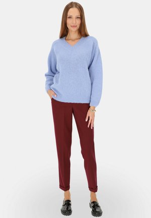 - Sweter