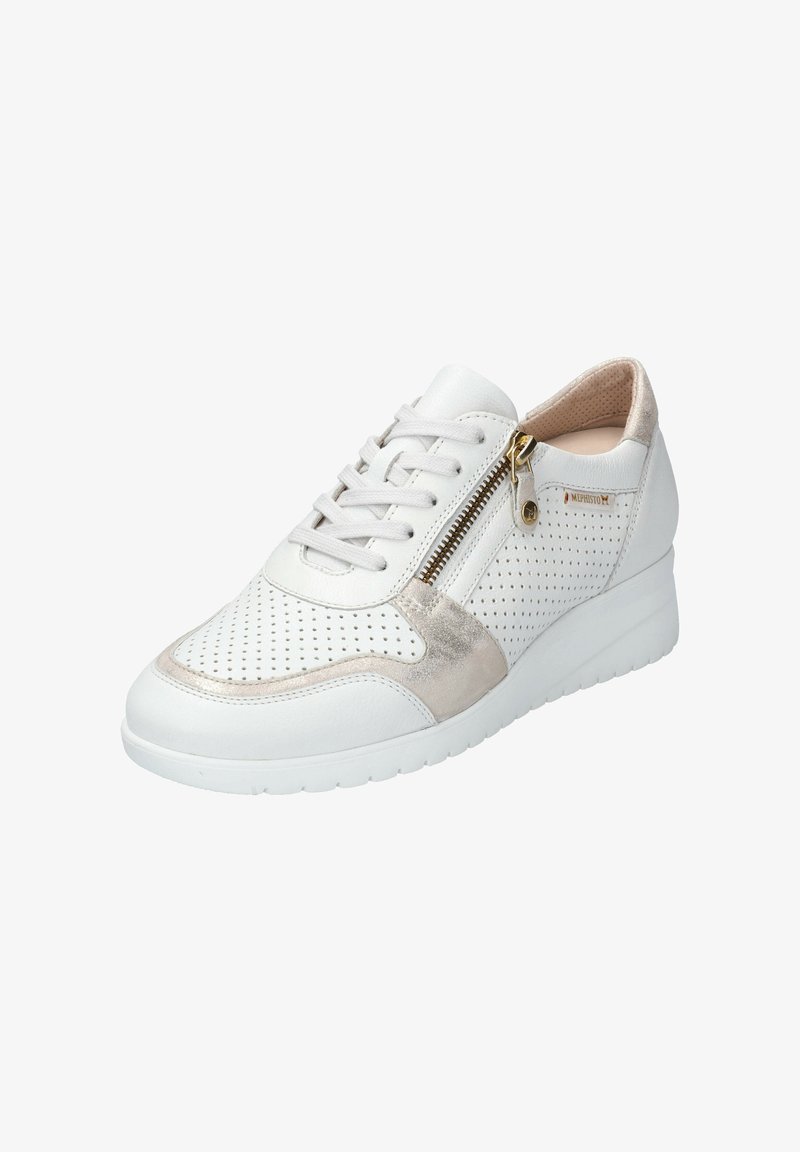 Baskets en cuir blanc avec des panneaux perforés, un accent en suède beige et une fermeture éclair sur le côté. Semelle surélevée pour plus de hauteur.