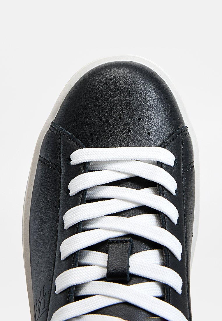 Sneaker low