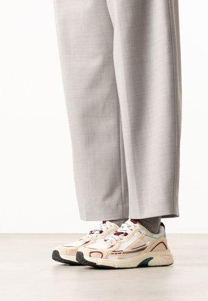 sacha, MIT FARBIGEN DETAILS - Trainers - white