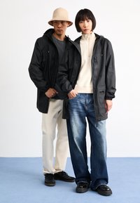 Rains UNISEX - Vandeniui atspari striukė - black