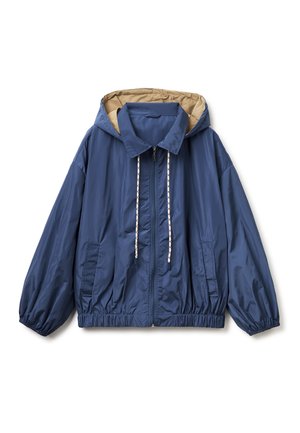 Giacca a vento con cappuccio di colore blu navy con fodera beige, cerniera frontale, cappuccio con coulisse, polsini elasticizzati e due tasche laterali.