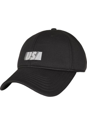 Svart baseballcaps laget av stoff, med en hvit "USA"-logo på fronten. Bøyd skjerm med synlige sømdekorasjoner.