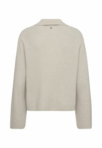 Hellbeige gestrickter Pullover mit Kragen, langen Ärmeln und einem kleinen silbernen Akzentknopf auf der Rückseite. Strukturiertes, lockeres Design.