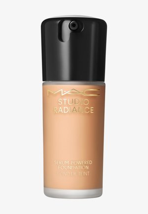 MAC STUDIO RADIANCE SERUM-POWERED FOUNDATION - Fond de teint - nw22