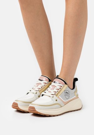 DAISY - Trainers - nude/gold