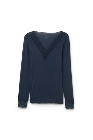 Chemise bleu marine à manches longues avec détails en dentelle sur l'encolure en V et les poignets.