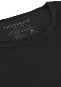 Schwarzes T-Shirt aus Bio-Baumwolle mit rundem Ausschnitt, das über eine glatte Textur und sichtbare Nähte verfügt. Pflegeetikett mit Markendetails innen gedruckt.
