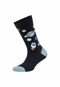 Calzini blu navy con tallone e punta azzurri, decorati con motivi a tema spaziale che includono stelle, pianeti, un razzo e una cometa.