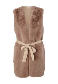 Veste sans manches en fausse fourrure marron douce avec ouverture devant et ceinture en tissu beige nouée en nœud à la taille.