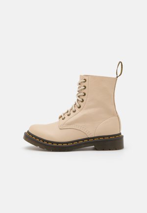 Dr. Martens 1460 PASCAL - Schnürstiefelette - parchment beige virginia