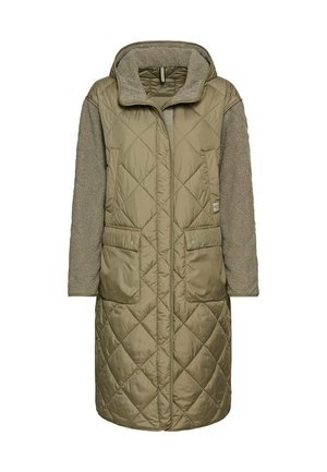 Gepolsterter langer olivgrüner Mantel mit gestepptem Obermaterial, breiter Kapuze, strukturierten Fleeceärmeln und zwei vorderen Taschen. Reißverschlussverschluss.