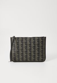 Svart clutch-veske med et geometrisk gullmønster, glatt tekstur, glidelås-lukking, og avtakbar stropp for veiledning.