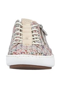 Baskets à motif multicolore avec une tige texturée, des lacets blancs et une fermeture éclair sur le côté. Présente une languette en suède beige et une semelle en caoutchouc.
