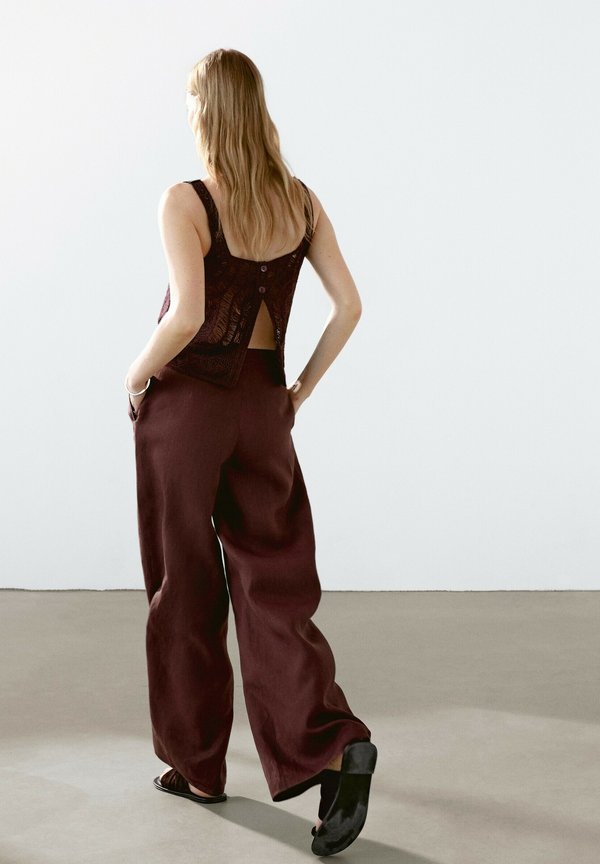 FLOWING WITH DARTS - Trousers - mottled bordeaux3