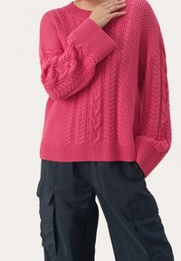 Part Two Sweter