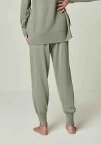 YOU LOOK PERFECT SET - BELLA - Nachtwäsche Set - darkgreen