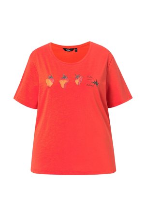 Jasno pomarańczowa koszulka z krótkim rękawem z trzema truskawkami w różnych etapach gryzienia oraz tekstem "bite into bliss" na przodzie.