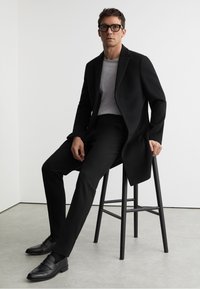 Reiss REGULAR FIT DRAWCORD - Pantalones - black