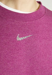 Nike Sportswear Sweatshirt - purple