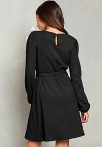 Lipsy REGULAR FIT - BOW DETAIL - Denní šaty - black