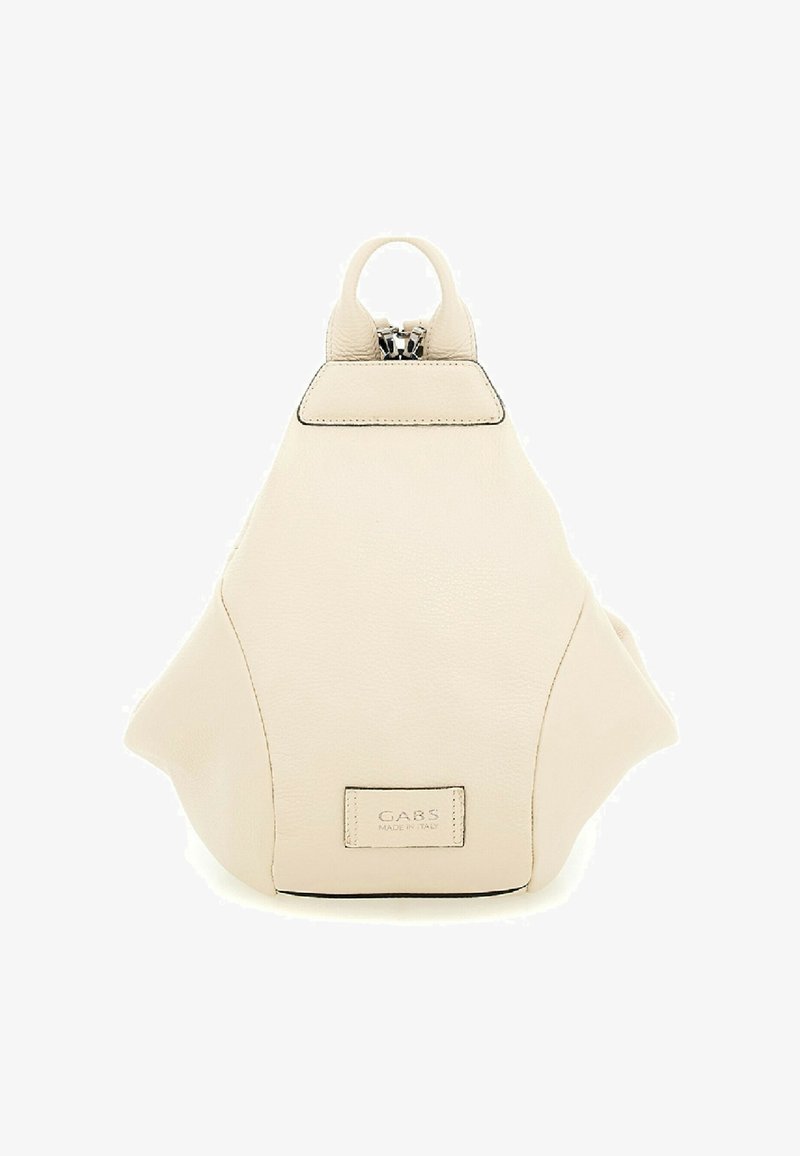 Zaino in pelle beige con una forma strutturata, manico superiore e bordi neri. Presenta una cerniera argentata e un'etichetta con il marchio nella parte inferiore.