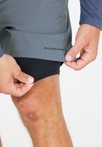 Endurance Dubbla shorts - blue mirage