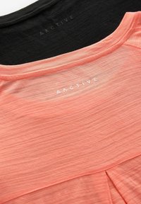 REGULAR FIT - ACTIVE SPORTS SHORT SLEEVE CREW NECK  2 PACK - T-shirt - bas - black orange