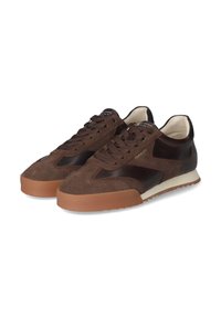 Brown suede and leather sneakers with a round toe, lace-up design, and a beige rubber sole; features a smooth texture and contrasting accents.