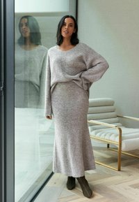 Next RELAXED FIT SOFT TOUCH V-NECK  - Pullover - neutral mole