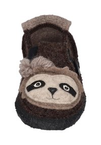 Braune Filzschlapfen mit einem Faultierdesign, schwarzen Akzenten und einer strukturierten Sohle. Abgerundete Zehenpartie mit flauschigen Details und elastischen Seitenpaneelen.