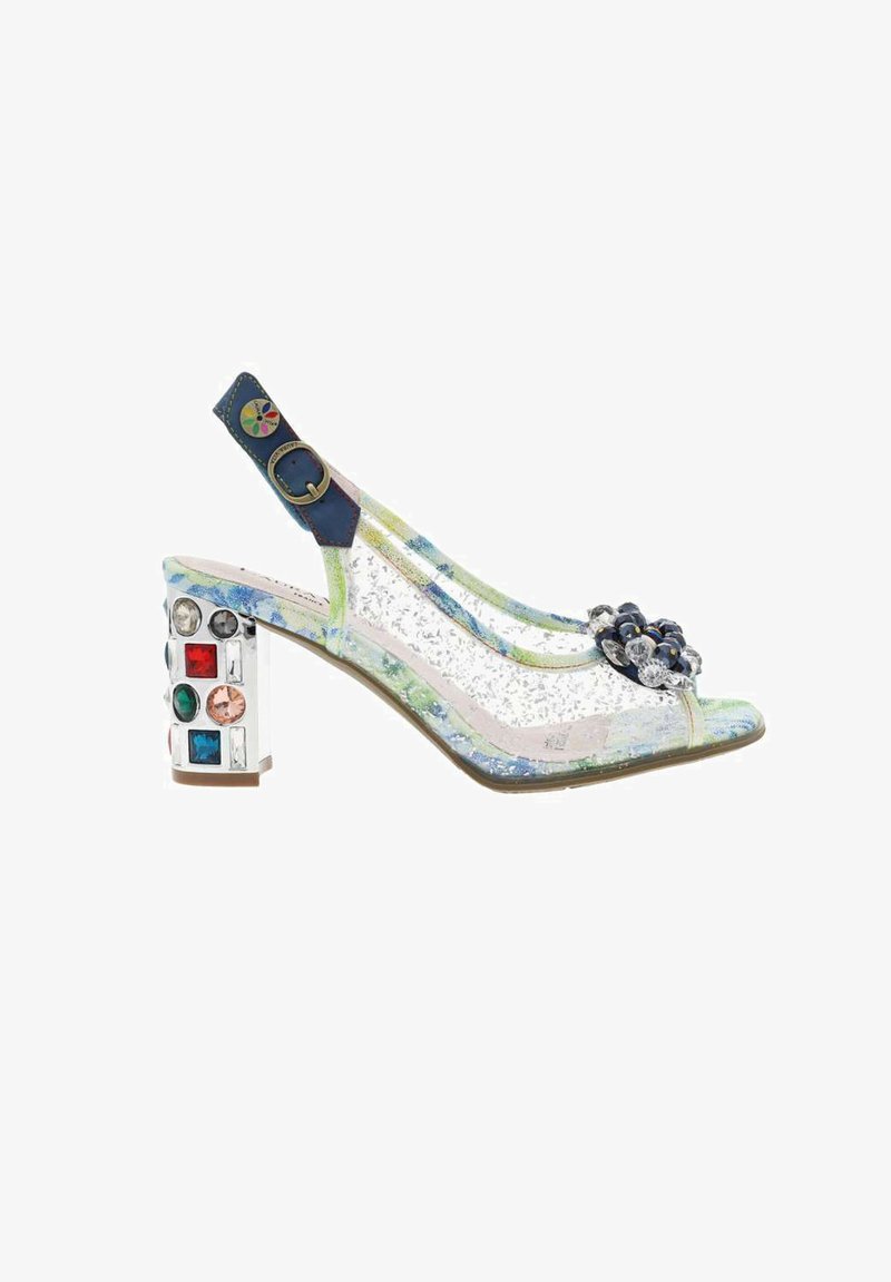 Escarpin à bride arrière avec bout ouvert, empeigne transparente à motif floral, bride à boucle bleu marine, talon épais orné de pierres précieuses et décoration florale foncée sur le bout.