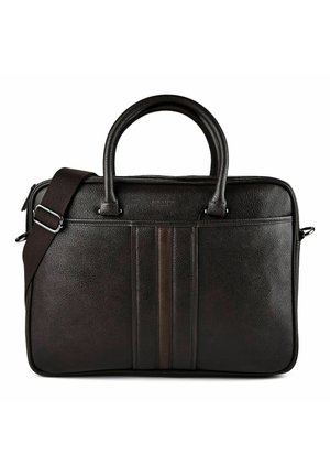 Maletín de cuero negro con asas dobles, correa de hombro ajustable y sutil detalle de rayas verticales en el panel frontal.