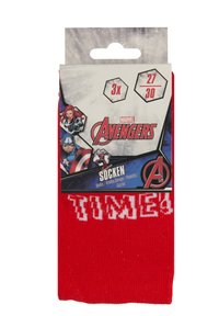 Rote Socken mit Comicfiguren, verpackt mit einem Header. Das Etikett enthält den Markennamen "Marvel Avengers" und Größenangaben.