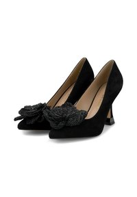 Décolleté nere in suede con punta appuntita, caratterizzate da un grande fiore in tessuto nero testurizzato sulla parte anteriore e un tacco a blocco.